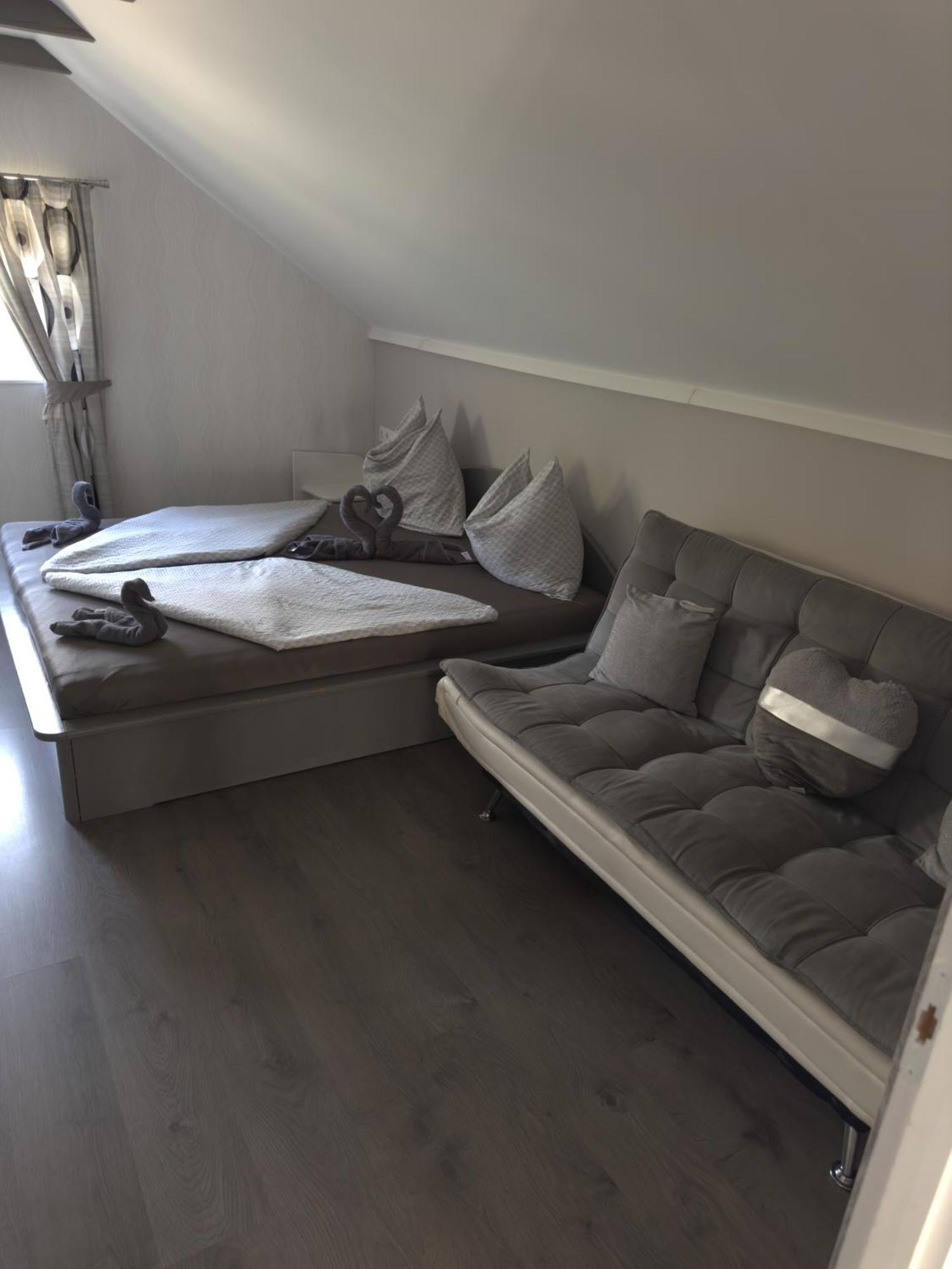 Rozsa Apartman Alsóörs 客房 照片